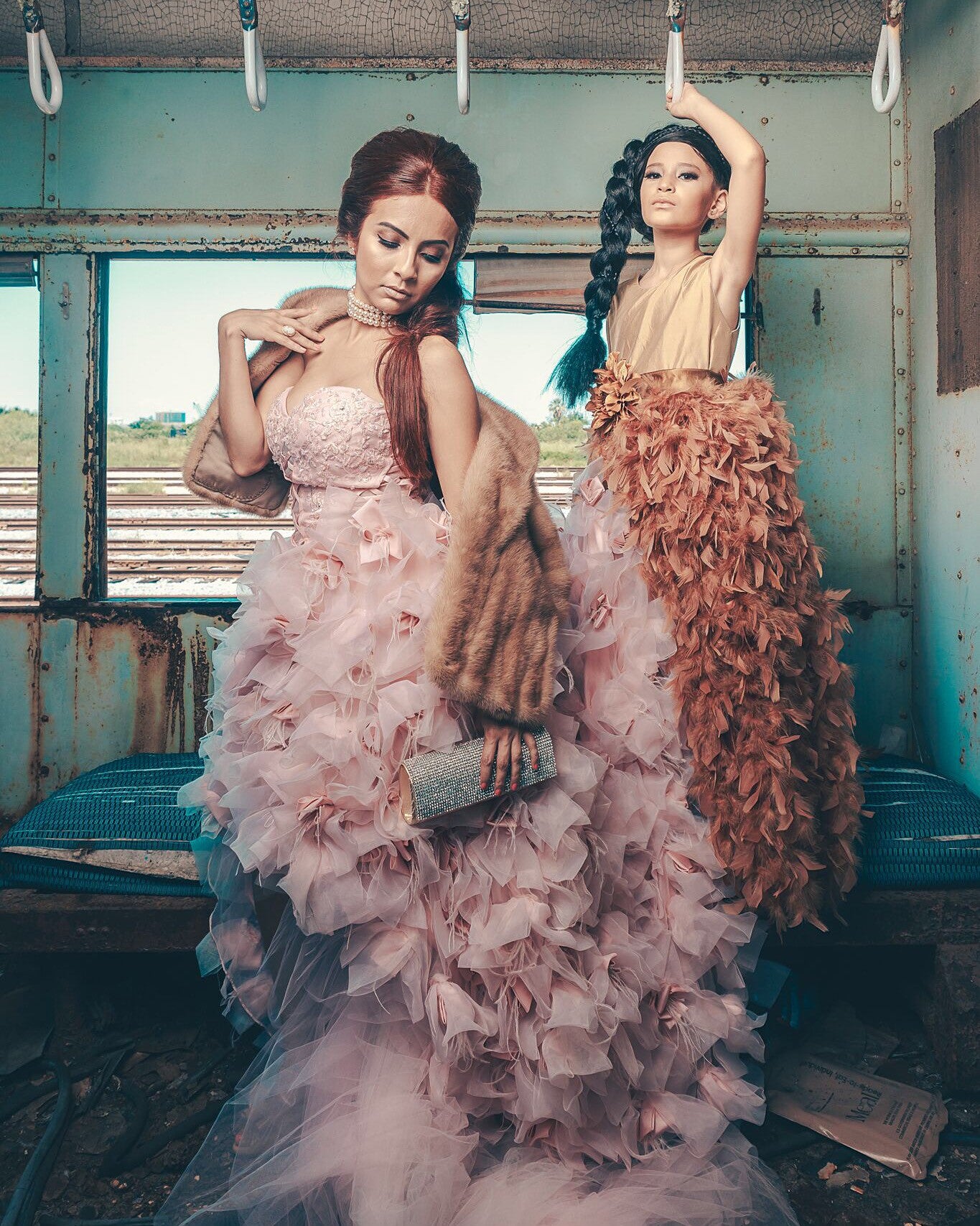 Wedding Feather Gown-rental -Quinceanera-Prom-Moët - ElenaCollection
- 18