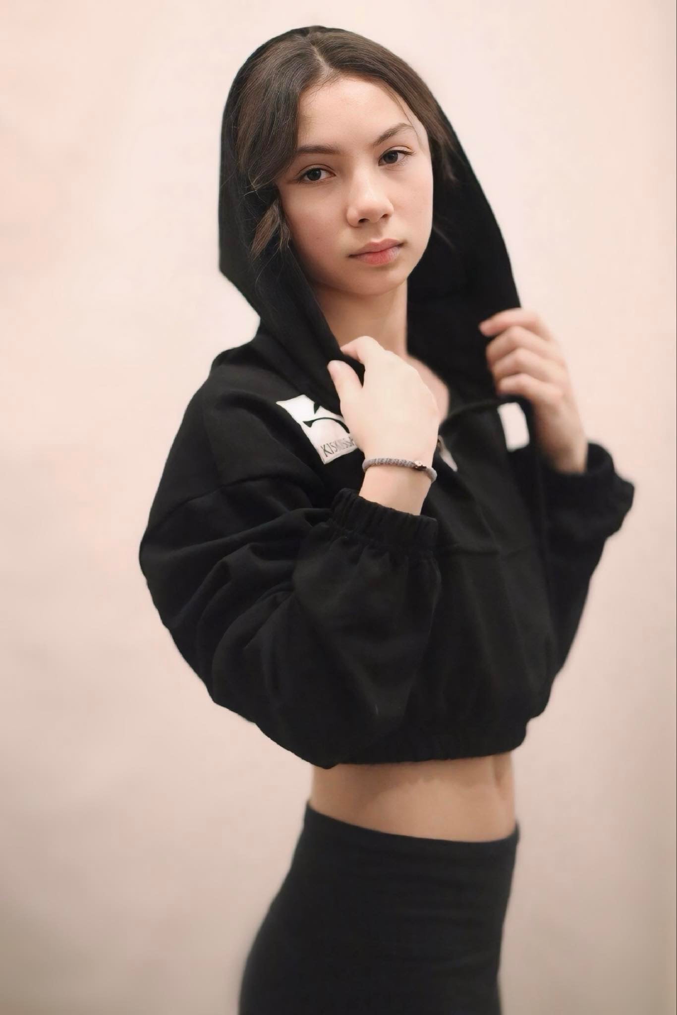 Cropped Black Hoodie - Laura
