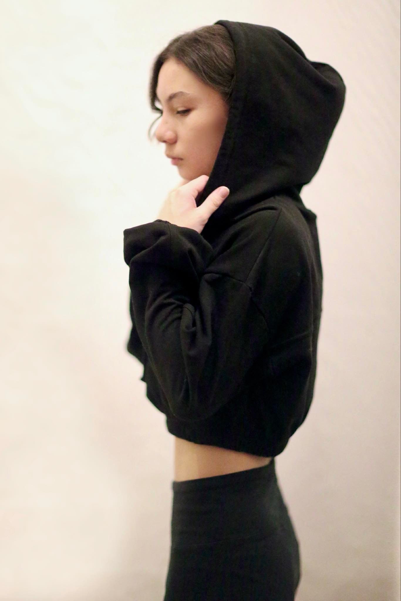 Cropped Black Hoodie - Laura